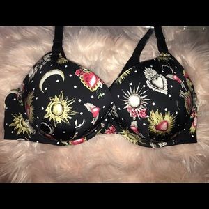 Torrid push up plunge bra NWOT 42DD
